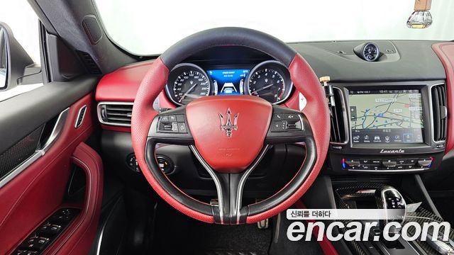 Maserati Levante 2018 — photo 18
