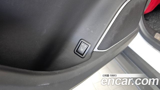 Maserati Levante 2018 — photo 24