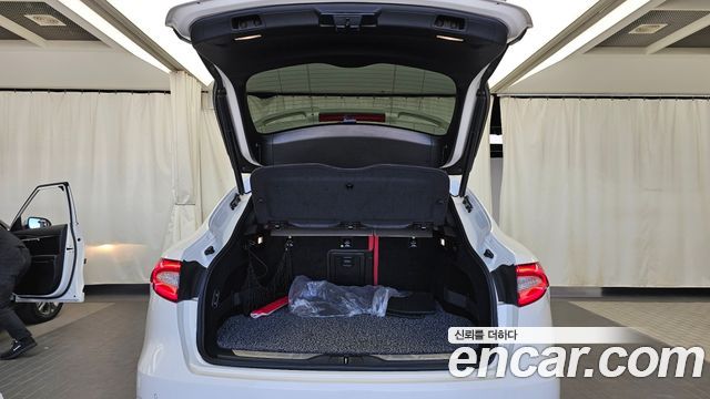 Maserati Levante 2018 — photo 26