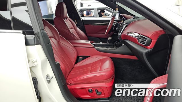Maserati Levante 2018 — photo 16