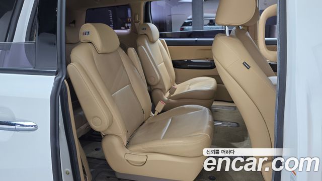 Kia Canival 2018 — photo 17