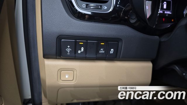 Kia Canival 2018 — photo 22