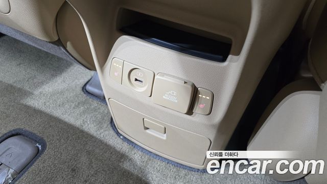 Kia Canival 2018 — photo 25
