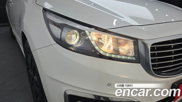Kia Canival 2018 — photo 8