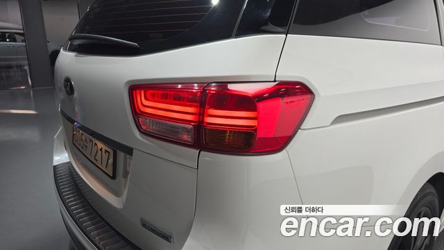 Kia Canival 2018 — photo 9