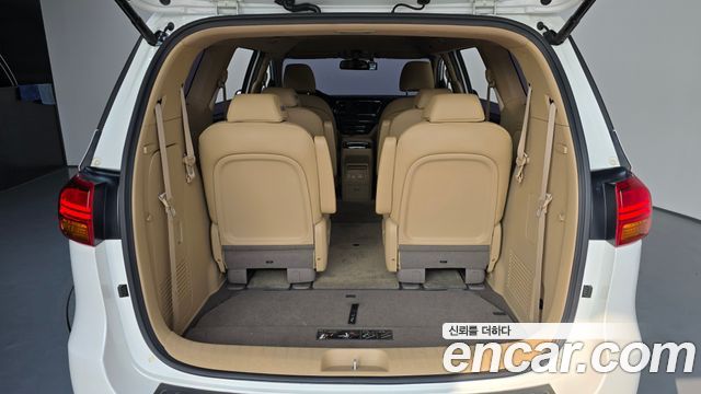 Kia Canival 2018 — photo 27