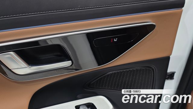 Mercedes-Benz E-Class 2025 — photo 19