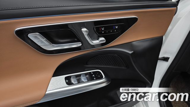 Mercedes-Benz E-Class 2025 — photo 20