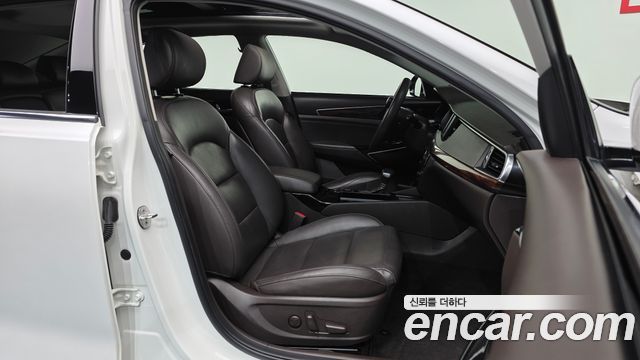 Kia K7 2016 — photo 11