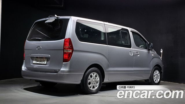Hyundai Starex 2011 — photo 2