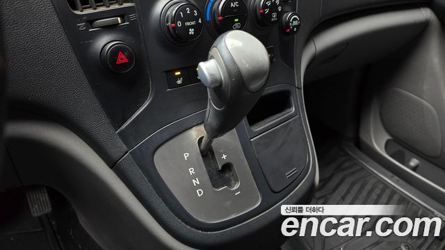 Hyundai Starex 2011 — photo 9