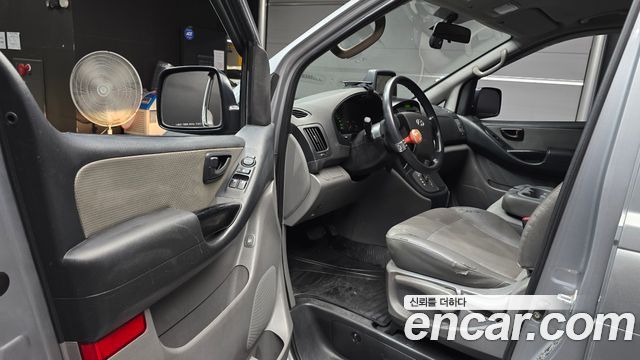 Hyundai Starex 2011 — photo 10