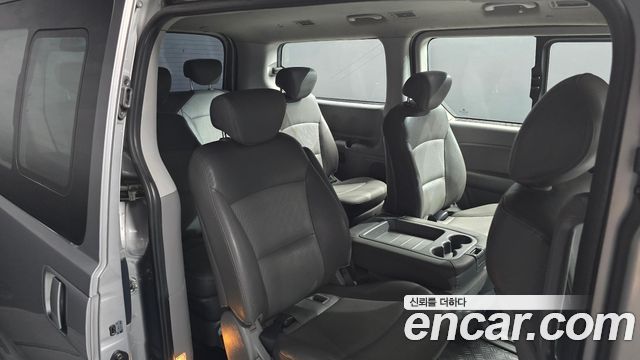 Hyundai Starex 2011 — photo 11