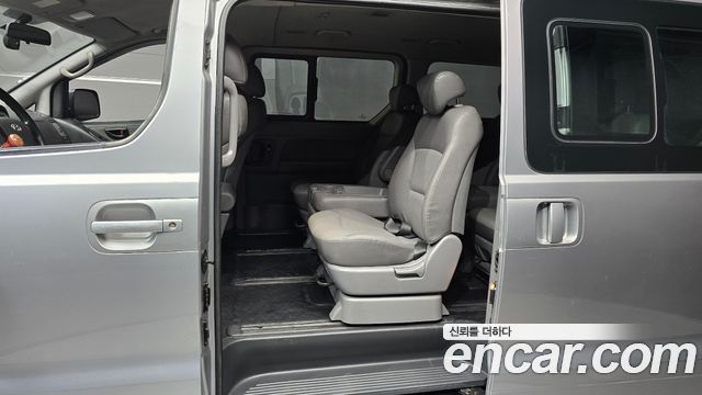 Hyundai Starex 2011 — photo 12