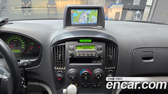 Hyundai Starex 2011 — photo 14