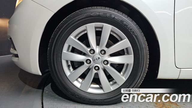 Kia K3 2013 — photo 5