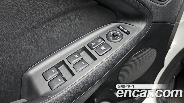 Kia K3 2013 — photo 13