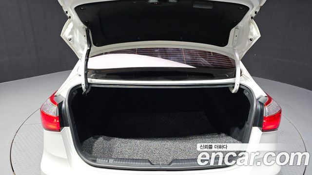 Kia K3 2013 — photo 20