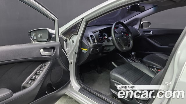 Kia K3 2018 — photo 13