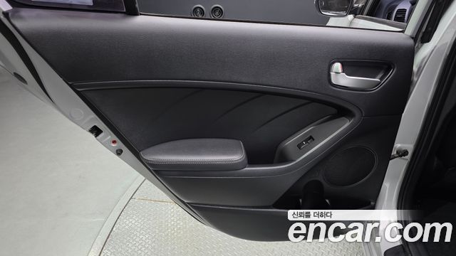 Kia K3 2018 — photo 15
