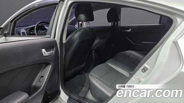 Kia K3 2018 — photo 16