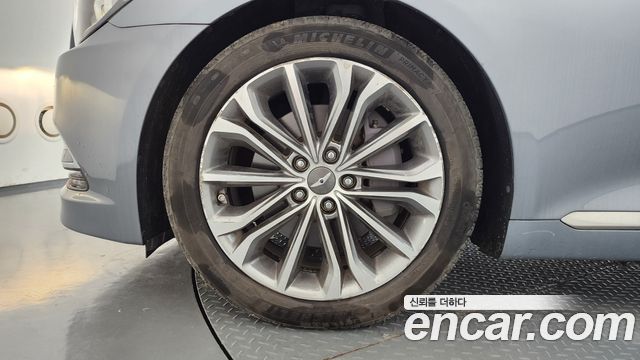 Hyundai Genesis 2014 — photo 5