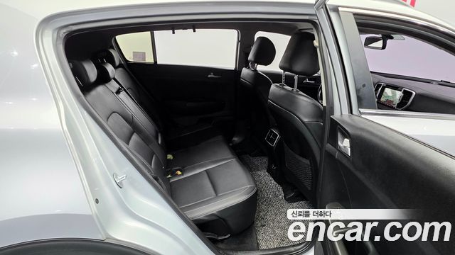 Kia Sportage 2018 — photo 13