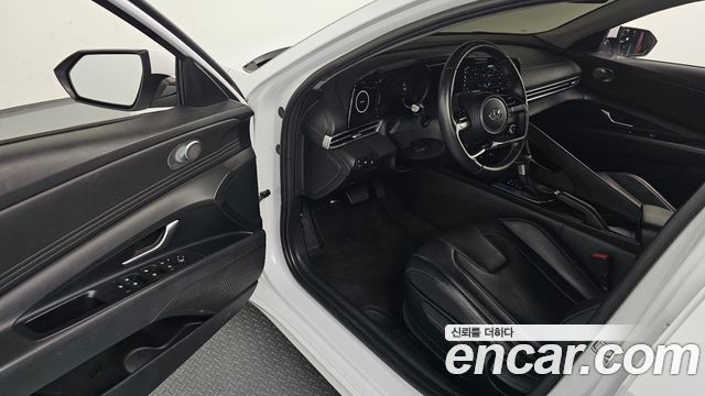 Hyundai AVANTE 2021 — photo 13