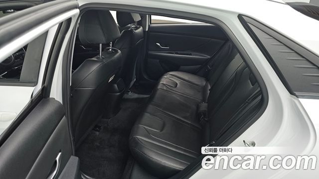 Hyundai AVANTE 2021 — photo 17