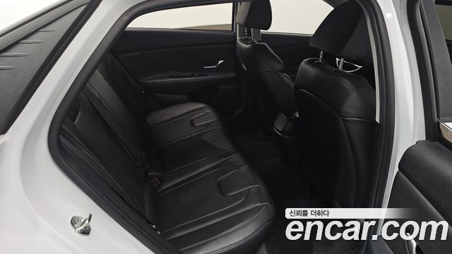 Hyundai AVANTE 2021 — photo 18