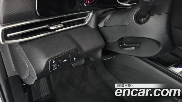 Hyundai AVANTE 2021 — photo 25