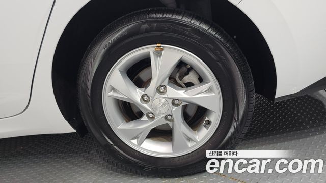 Hyundai AVANTE 2021 — photo 7
