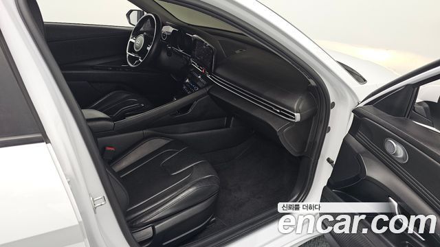 Hyundai AVANTE 2021 — photo 16