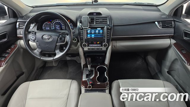 Toyota Camry 2013 — photo 10