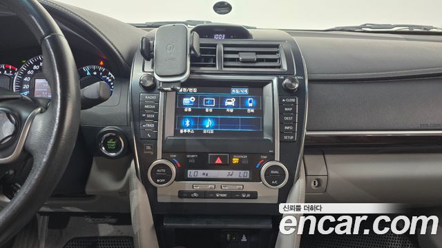 Toyota Camry 2013 — photo 19