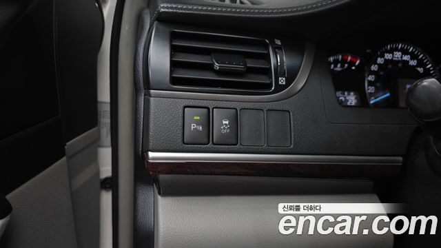 Toyota Camry 2013 — photo 22