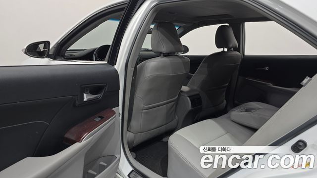 Toyota Camry 2013 — photo 29