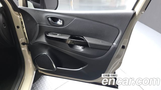 Renault Korea QM3 2016 — photo 14