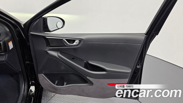 Hyundai Ioniq 2018 — photo 15