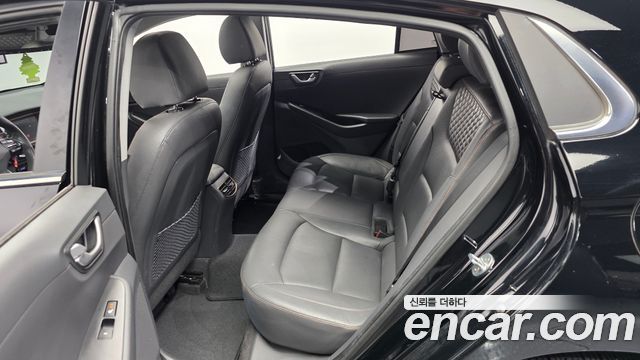 Hyundai Ioniq 2018 — photo 16