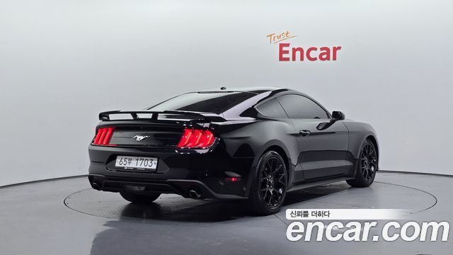Ford Mustang 2018 — photo 2