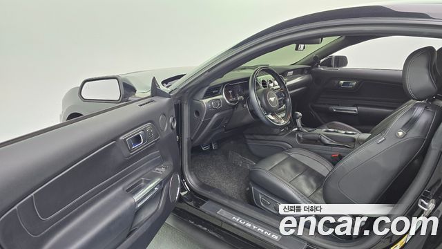 Ford Mustang 2018 — photo 13