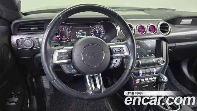 Ford Mustang 2018 — photo 19