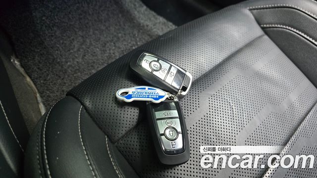 Ford Mustang 2018 — photo 21