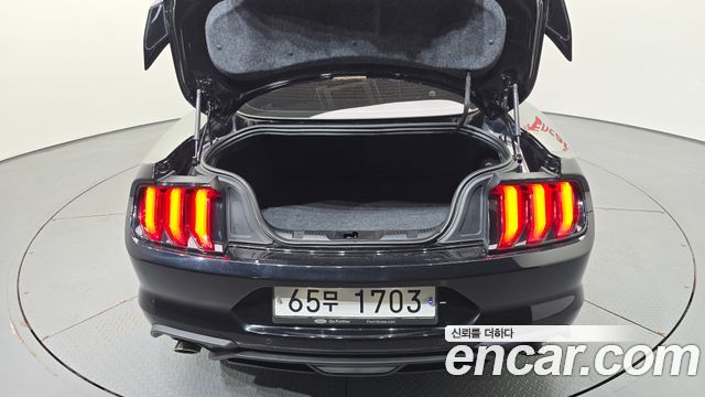 Ford Mustang 2018 — photo 23