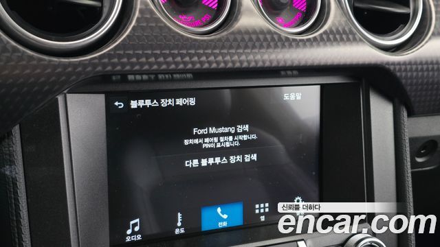 Ford Mustang 2018 — photo 24