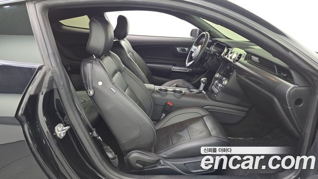 Ford Mustang 2018 — photo 16
