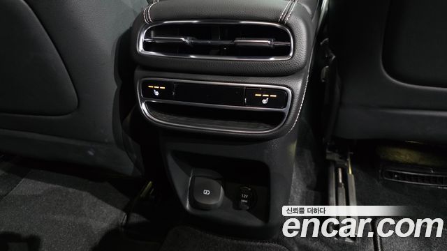 Genesis GV80 2022 — photo 24
