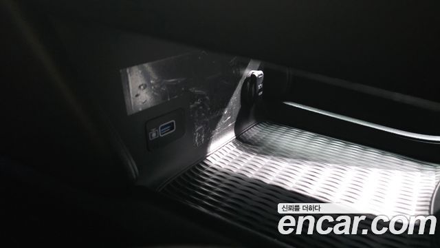 Genesis GV80 2022 — photo 31