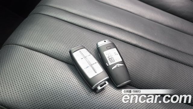 Genesis GV80 2022 — photo 32